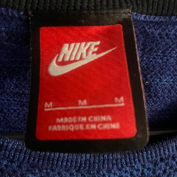 Nike top size medium - Picture 2 of 5
